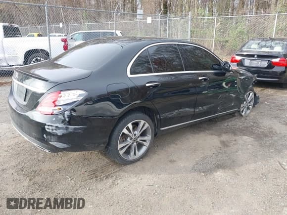 ✅ 2018 Mercedes-Benz C 300 • VIN: WDDWF4KB9JR413830 • Lot: 41938545. Listed on IAAI with 48,385 mi. Free auction sales archive from the USA and detailed vehicle history report at DreamBid. Image 4.