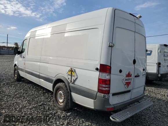 ✅ 2011 Mercedes-Benz Sprinter Cargo • VIN: WD3PE8CB1B5587496 • Lot: 75341714. Wystawiony na Copart z przebiegiem Nie podano. Bezpłatny archiwum sprzedaży aukcyjnych z USA i szczegółowy raport historii pojazdu na DreamBid. Zdjęcie 2.