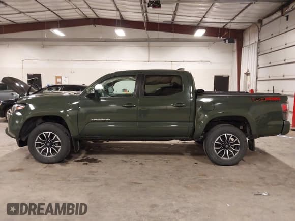 ✅ 2022 Toyota Tacoma SR • VIN: 3TMCZ5AN5NM519589 • Lot: 43634877. Listed on IAAI with 48,814 mi. Free auction sales archive from the USA and detailed vehicle history report at DreamBid. Image 15.