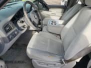 ✅ 2007 Chevrolet Suburban LS • VIN: 3GNFK16397G179213 • Lot: 80015984. Wystawiony na Copart z przebiegiem 189 248 mil. Bezpłatny archiwum sprzedaży aukcyjnych z USA i szczegółowy raport historii pojazdu na DreamBid. Zdjęcie 7.