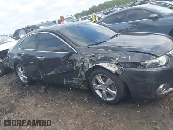 ✅ 2011 Acura TSX • VIN: JH4CU2F64BC015724 • Lot: 42271007. Listed on IAAI with 108,063 mi. Free auction sales archive from the USA and detailed vehicle history report at DreamBid. Image 13.