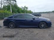 ✅ 2021 Toyota Camry SE • VIN: 4T1G11AK5MU577490 • Lot: 43432421. Wystawiony na IAAI z przebiegiem 74 315 mil. Bezpłatny archiwum sprzedaży aukcyjnych z USA i szczegółowy raport historii pojazdu na DreamBid. Zdjęcie 13.