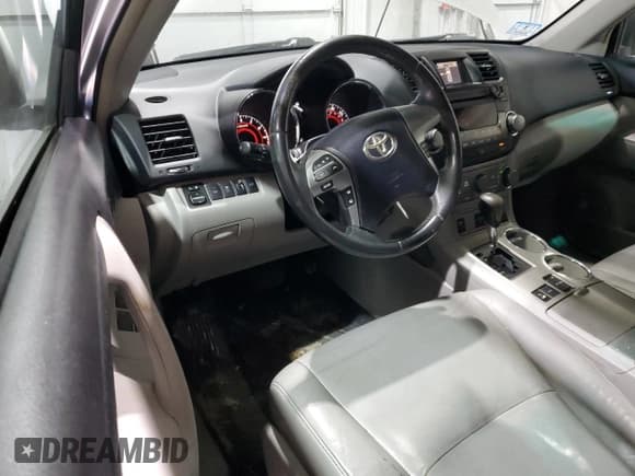 ✅ 2011 Toyota Highlander • VIN: 5TDBK3EH8BS050633 • Лот: 87059865. Опубликован ранее на Copart с пробегом 155 918 миль. Бесплатный доступ к архиву аукционных продаж из США и подробный отчёт об истории автомобиля на DreamBid. Изображение 8.