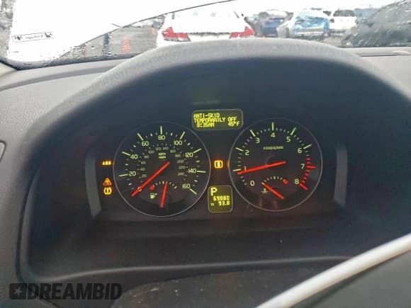 ✅ 2011 Volvo C30 • VIN: YV1672MK4B2211281 • Лот: 95803185. Опубликован ранее на Copart с пробегом 69 880 миль. Бесплатный доступ к архиву аукционных продаж из США и подробный отчёт об истории автомобиля на DreamBid. Изображение 9.