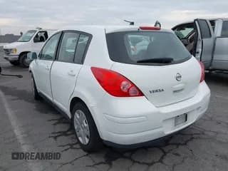 ✅ 2012 Nissan Versa S • VIN: 3N1BC1CP3CK800371 • Лот: 43688736. Опубликован ранее на IAAI с пробегом 52 259 миль. Бесплатный доступ к архиву аукционных продаж из США и подробный отчёт об истории автомобиля на DreamBid. Изображение 3.