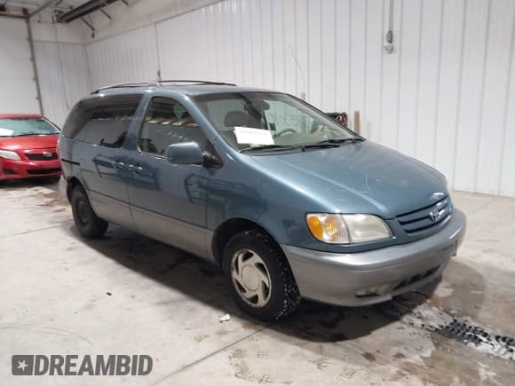 ✅ 2002 Toyota Sienna LE • VIN: 4T3ZF13C92U461360 • Lot: 43853010. Wystawiony na IAAI z przebiegiem 193 688 mil. Bezpłatny archiwum sprzedaży aukcyjnych z USA i szczegółowy raport historii pojazdu na DreamBid. Zdjęcie 1.