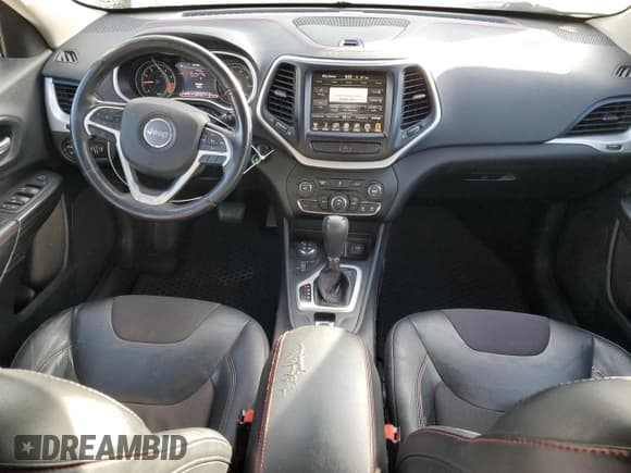 ✅ 2014 Jeep Cherokee Trailhawk • VIN: 1C4PJMBS1EW196729 • Lot: 92350185. Wystawiony na Copart z przebiegiem 135 413 mil. Bezpłatny archiwum sprzedaży aukcyjnych z USA i szczegółowy raport historii pojazdu na DreamBid. Zdjęcie 8.