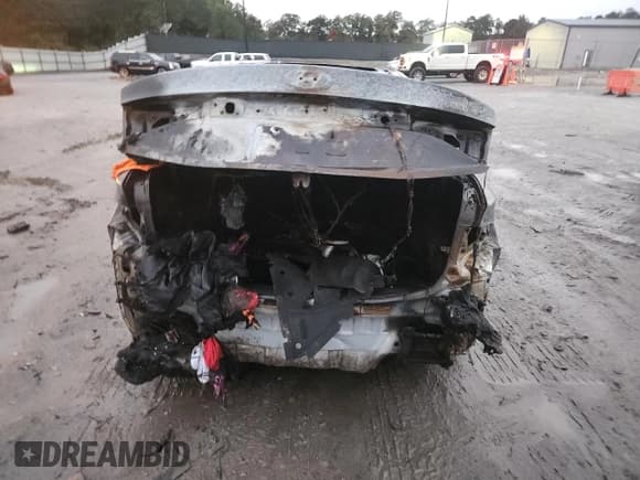 ✅ 2015 Hyundai Azera Limited • VIN: KMHFH4JG8FA479210 • Лот: 89526525. Опубликован ранее на Copart с пробегом Не указан. Бесплатный доступ к архиву аукционных продаж из США и подробный отчёт об истории автомобиля на DreamBid. Изображение 6.