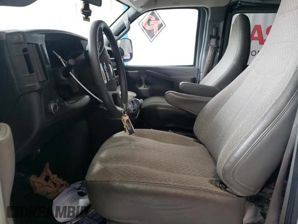 ✅ 2017 Chevrolet Express Passenger LT • VIN: 1GAZGMFG3H1267792 • Лот: 59131635. Опубликован ранее на Copart с пробегом 105 259 миль. Бесплатный доступ к архиву аукционных продаж из США и подробный отчёт об истории автомобиля на DreamBid. Изображение 7.