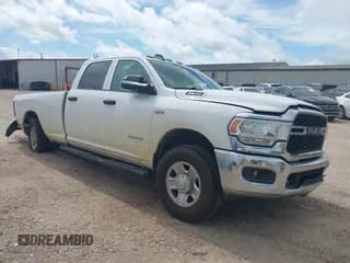 ✅ 2021 Ram 2500 Tradesman • VIN: 3C6UR4HJ9MG541665 • Lot: 42926088. Wystawiony na IAAI z przebiegiem 111 224 mil. Bezpłatny archiwum sprzedaży aukcyjnych z USA i szczegółowy raport historii pojazdu na DreamBid. Zdjęcie 1.