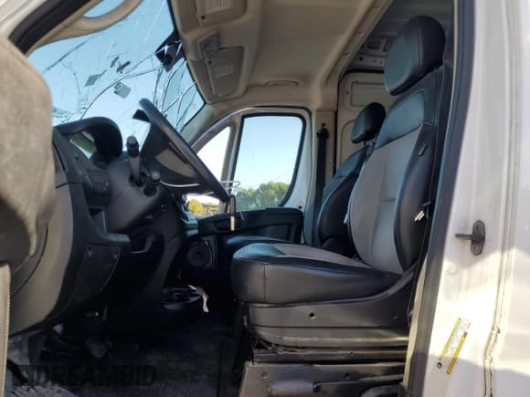 ✅ 2021 Ram ProMaster Cargo • VIN: 3C6LRVDG2ME540025 • Lot: 81725145. Listed on Copart with 106,608 mi. Free auction sales archive from the USA and detailed vehicle history report at DreamBid. Image 7.
