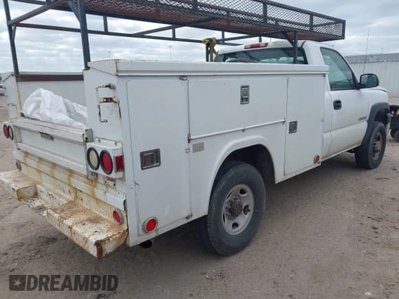 ✅ 2007 Chevrolet Silverado 2500HD Work Truck • VIN: 1GBHC24U57E123605 • Lot: 42027406. Wystawiony na IAAI z przebiegiem 201 311 mil. Bezpłatny archiwum sprzedaży aukcyjnych z USA i szczegółowy raport historii pojazdu na DreamBid. Zdjęcie 4.