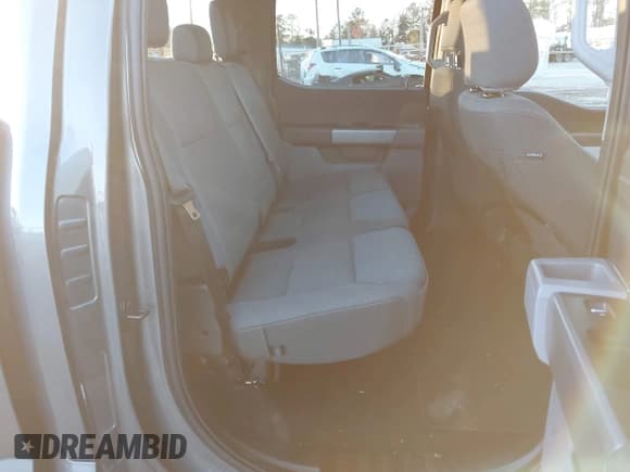 ✅ 2025 Ford F-150 XLT • VIN: 1FTEW3LP0SKE07175 • Лот: 43777927. Опубликован ранее на IAAI с пробегом 14 194 миль. Бесплатный доступ к архиву аукционных продаж из США и подробный отчёт об истории автомобиля на DreamBid. Изображение 8.