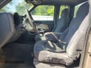 ✅ 1998 Chevrolet S-10 LS • VIN: 1GCCS19X2W8142549 • Лот: 54670265. Опубликован ранее на Copart с пробегом 184 711 миль. Бесплатный доступ к архиву аукционных продаж из США и подробный отчёт об истории автомобиля на DreamBid. Изображение 7.