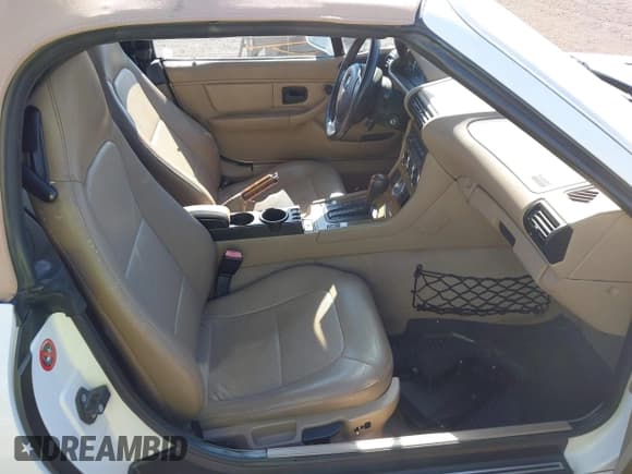 ✅ 2000 BMW Z3 2.8 • VIN: 4USCH3349YLF71113 • Lot: 42623001. Wystawiony na IAAI z przebiegiem 133 873 mil. Bezpłatny archiwum sprzedaży aukcyjnych z USA i szczegółowy raport historii pojazdu na DreamBid. Zdjęcie 5.