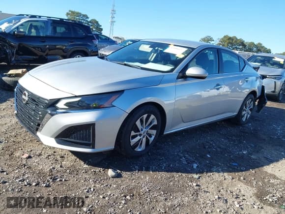 ✅ 2023 Nissan Altima S • VIN: 1N4BL4BV9PN384489 • Lot: 43506627. Wystawiony na IAAI z przebiegiem 84 688 mil. Bezpłatny archiwum sprzedaży aukcyjnych z USA i szczegółowy raport historii pojazdu na DreamBid. Zdjęcie 2.