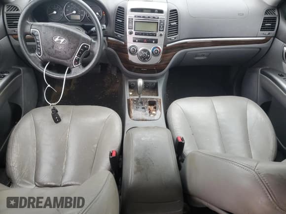 ✅ 2010 Hyundai Santa Fe GLS • VIN: 5NMSG3AB0AH378732 • Lot: 73220904. Listed on Copart with 127,558 mi. Free auction sales archive from the USA and detailed vehicle history report at DreamBid. Image 8.