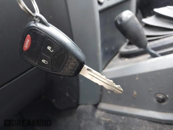 ✅ 2008 Jeep Wrangler Unlimited X • VIN: 1J4GA39138L641138 • Lot: 41986230. Listed on IAAI with 215,026 mi. Free auction sales archive from the USA and detailed vehicle history report at DreamBid. Image 11.