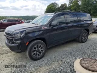 ✅ 2022 Chevrolet Suburban • VIN: 1GNSKDKL5NR276430 • Lot: 70253645. Wystawiony na Copart z przebiegiem 58 277 mil. Bezpłatny archiwum sprzedaży aukcyjnych z USA i szczegółowy raport historii pojazdu na DreamBid. Zdjęcie 1.