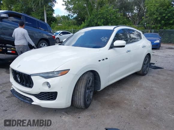 ✅ 2017 Maserati Levante • VIN: ZN661XUS0HX234443 • Лот: 43504691. Опубликован ранее на IAAI с пробегом Не указан. Бесплатный доступ к архиву аукционных продаж из США и подробный отчёт об истории автомобиля на DreamBid. Изображение 17.