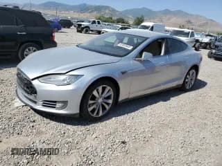✅ 2015 Tesla Model S 85 • VIN: 5YJSA1S16FFP77018 • Лот: 62853645. Опубликован ранее на Copart с пробегом Не указан. Бесплатный доступ к архиву аукционных продаж из США и подробный отчёт об истории автомобиля на DreamBid. Изображение 1.