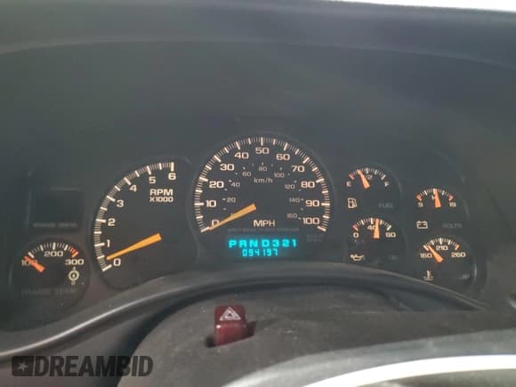 ✅ 2001 Chevrolet Silverado 2500HD LS • VIN: 1GCHK29U01E261048 • Лот: 71836145. Опубликован ранее на Copart с пробегом 94 197 миль. Бесплатный доступ к архиву аукционных продаж из США и подробный отчёт об истории автомобиля на DreamBid. Изображение 9.