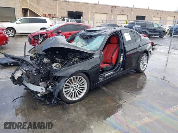 ✅ 2012 BMW 3 Series 328i • VIN: WBA3C1C58CF431394 • Lot: 43726335. Listed on IAAI with Not provided. Free auction sales archive from the USA and detailed vehicle history report at DreamBid. Image 17.