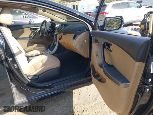 ✅ 2012 Hyundai Elantra GLS • VIN: KMHDH4AE1CU355232 • Лот: 43339544. Опубликован ранее на IAAI с пробегом 184 757 миль. Бесплатный доступ к архиву аукционных продаж из США и подробный отчёт об истории автомобиля на DreamBid. Изображение 5.