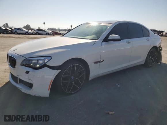 ✅ 2014 BMW 7 Series 740i • VIN: WBAYA6C54ED144402 • Lot: 63025295. Wystawiony na Copart z przebiegiem Nie podano. Bezpłatny archiwum sprzedaży aukcyjnych z USA i szczegółowy raport historii pojazdu na DreamBid. Zdjęcie 1.
