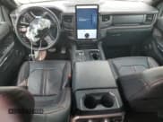 ✅ 2022 Ford Expedition Max Limited • VIN: 1FMJK2AT0NEA18345 • Лот: 80661345. Опубликован ранее на Copart с пробегом 66 901 миль. Бесплатный доступ к архиву аукционных продаж из США и подробный отчёт об истории автомобиля на DreamBid. Изображение 8.