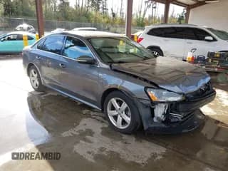 ✅ 2014 Volkswagen Passat S • VIN: 1VWAS7A37EC024038 • Lot: 43348942. Wystawiony na IAAI z przebiegiem 106 650 mil. Bezpłatny archiwum sprzedaży aukcyjnych z USA i szczegółowy raport historii pojazdu na DreamBid. Zdjęcie 1.