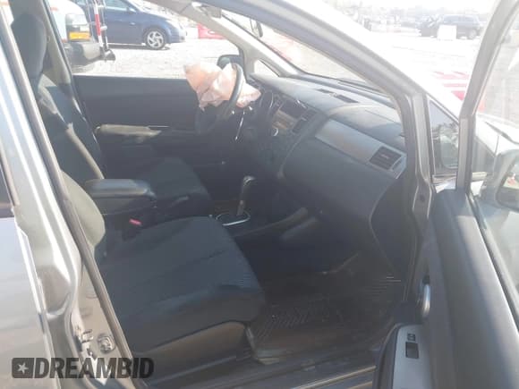 ✅ 2011 Nissan Versa S • VIN: 3N1BC1CP6BL457483 • Lot: 42949209. Listed on IAAI with 97,668 mi. Free auction sales archive from the USA and detailed vehicle history report at DreamBid. Image 5.