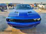 2022 Dodge Challenger SXT z VIN 2C3CDZAG8NH144145, wystawiony jako Copart lot #84024325 z przebiegiem 52 083 mil mil oraz Czysty tytuł • Clean title. Historia ofert i sprzedaży dostępna na DreamBid. Obrazek 5.