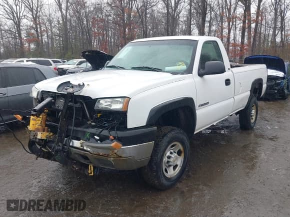 ✅ 2004 Chevrolet Silverado 2500HD Work Truck • VIN: 1GCHK24U14E121568 • Лот: 41572079. Опубликован ранее на IAAI с пробегом 122 730 миль. Бесплатный доступ к архиву аукционных продаж из США и подробный отчёт об истории автомобиля на DreamBid. Изображение 2.