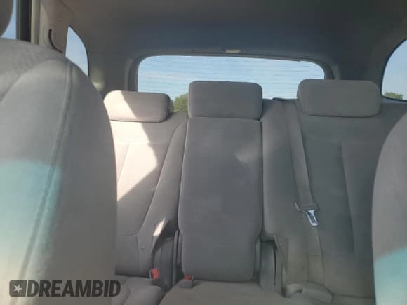 ✅ 2008 Hyundai Santa Fe GLS • VIN: 5NMSG13DX8H145079 • Lot: 78889454. Listed on Copart with 138,035 mi. Free auction sales archive from the USA and detailed vehicle history report at DreamBid. Image 10.