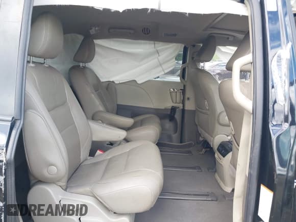 ✅ 2020 Toyota Sienna XLE • VIN: 5TDDZ3DC4LS232650 • Лот: 42332566. Опубликован ранее на IAAI с пробегом 141 971 миль. Бесплатный доступ к архиву аукционных продаж из США и подробный отчёт об истории автомобиля на DreamBid. Изображение 8.