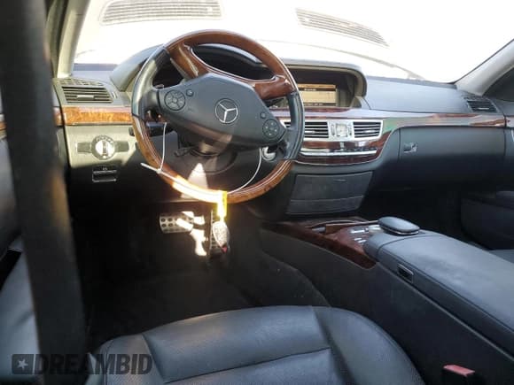 ✅ 2011 Mercedes-Benz S 550 • VIN: WDDNG7BB2BA414571 • Lot: 70094165. Listed on Copart with 154,018 mi. Free auction sales archive from the USA and detailed vehicle history report at DreamBid. Image 8.