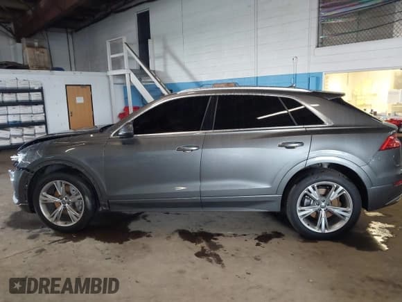 ✅ 2019 Audi Q8 Premium Plus • VIN: WA1BVAF10KD010002 • Lot: 42326499. Wystawiony na IAAI z przebiegiem 68 585 mil. Bezpłatny archiwum sprzedaży aukcyjnych z USA i szczegółowy raport historii pojazdu na DreamBid. Zdjęcie 14.
