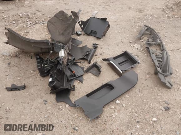 ✅ 2019 Chevrolet Silverado 1500 RST • VIN: 1GCRYEED4KZ366647 • Lot: 42381480. Wystawiony na IAAI z przebiegiem 66 245 mil. Bezpłatny archiwum sprzedaży aukcyjnych z USA i szczegółowy raport historii pojazdu na DreamBid. Zdjęcie 11.