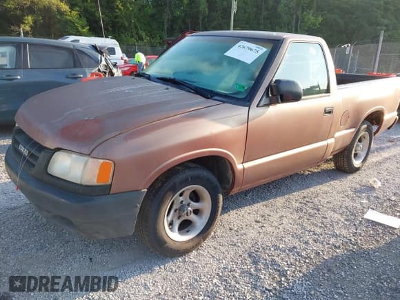 ✅ 1998 Isuzu Hombre S • VIN: 1GGCS1440W8665516 • Lot: 42679675. Wystawiony na IAAI z przebiegiem 280 167 mil. Bezpłatny archiwum sprzedaży aukcyjnych z USA i szczegółowy raport historii pojazdu na DreamBid. Zdjęcie 2.