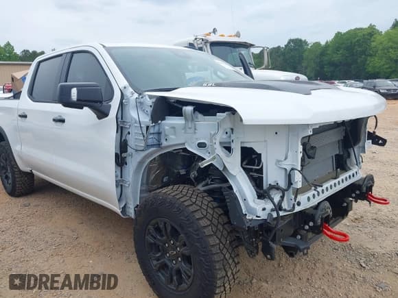 ✅ 2025 Chevrolet Silverado 1500 ZR2 • VIN: 3GCUKHEL1SG170864 • Лот: 42167688. Опубликован ранее на IAAI с пробегом 1 296 миль. Бесплатный доступ к архиву аукционных продаж из США и подробный отчёт об истории автомобиля на DreamBid. Изображение 17.