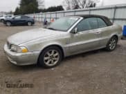 ✅ 2001 Volvo C70 • VIN: YV1NC56DX1J022713 • Лот: 49164995. Опубликован ранее на Copart с пробегом 93 461 миль. Бесплатный доступ к архиву аукционных продаж из США и подробный отчёт об истории автомобиля на DreamBid. Изображение 1.