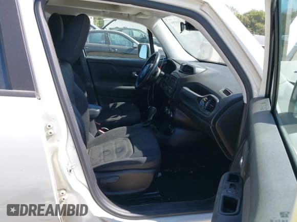 ✅ 2017 Jeep Renegade Latitude • VIN: ZACCJABB0HPG26653 • Lot: 43349795. Listed on IAAI with 102,901 mi. Free auction sales archive from the USA and detailed vehicle history report at DreamBid. Image 5.