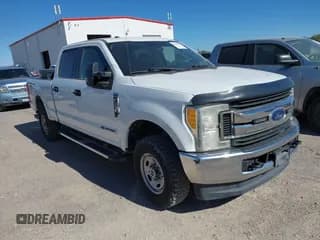 ✅ 2017 Ford F-250 Lariat • VIN: 1FT7W2BT9HED59037 • Lot: 43604579. Wystawiony na IAAI z przebiegiem 212 986 mil. Bezpłatny archiwum sprzedaży aukcyjnych z USA i szczegółowy raport historii pojazdu na DreamBid. Zdjęcie 1.