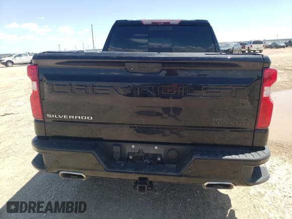 ✅ 2021 Chevrolet Silverado 1500 High Country • VIN: 3GCUYHELXMG103973 • Lot: 60476314. Wystawiony na Copart z przebiegiem 67 378 mil. Bezpłatny archiwum sprzedaży aukcyjnych z USA i szczegółowy raport historii pojazdu na DreamBid. Zdjęcie 6.