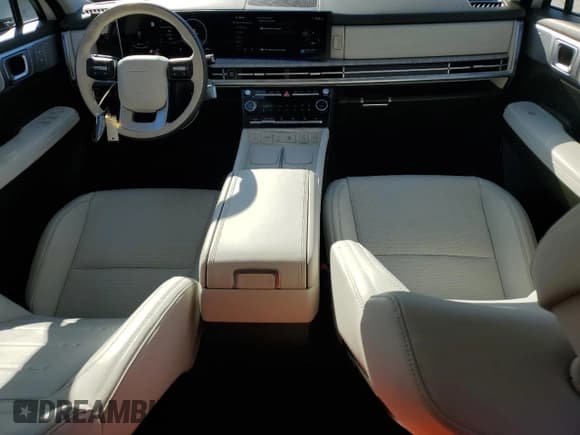 ✅ 2025 Hyundai Santa Fe Calligraphy • VIN: 5NMP54GL3SH087094 • Lot: 80396755. Listed on Copart with 4,828 mi. Free auction sales archive from the USA and detailed vehicle history report at DreamBid. Image 8.