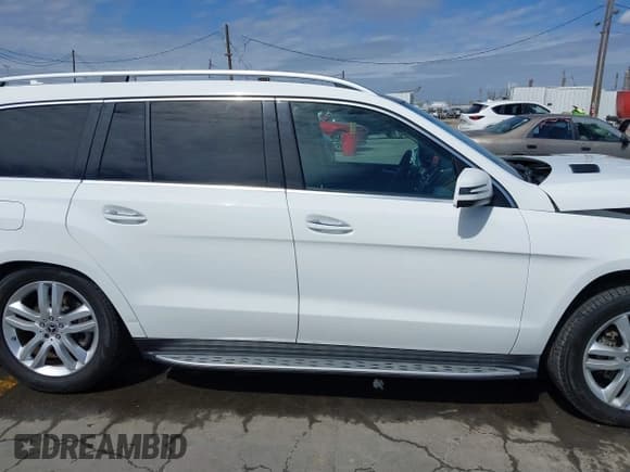 ✅ 2018 Mercedes-Benz GLS 450 • VIN: 4JGDF6EE9JB049030 • Lot: 41804243. Listed on IAAI with 60,985 mi. Free auction sales archive from the USA and detailed vehicle history report at DreamBid. Image 14.