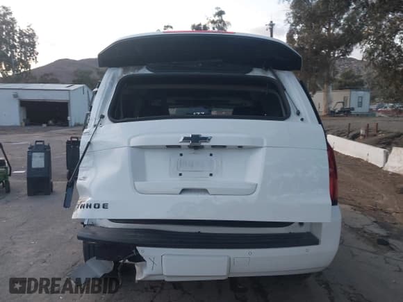 ✅ 2019 Chevrolet Tahoe LT • VIN: 1GNSCBKC4KR115869 • Lot: 43733682. Listed on IAAI with 77,340 mi. Free auction sales archive from the USA and detailed vehicle history report at DreamBid. Image 17.