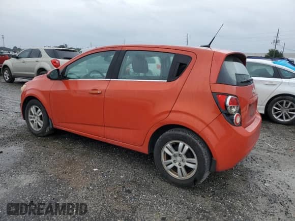 ✅ 2013 Chevrolet Sonic LT • VIN: 1G1JC6SHXD4142896 • Лот: 75015374. Размещён на Copart с пробегом 150 472 миль миль. Получите бесплатный доступ к архиву аукционных продаж из США и посмотрите подробный отчёт об истории автомобиля на DreamBid. Изображение 2.
