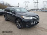 ✅ 2017 Toyota Highlander XLE • VIN: 5TDJZRFH2HS469580 • Lot: 43843833. Listed on IAAI with 120,451 mi. Free auction sales archive from the USA and detailed vehicle history report at DreamBid. Image 18.